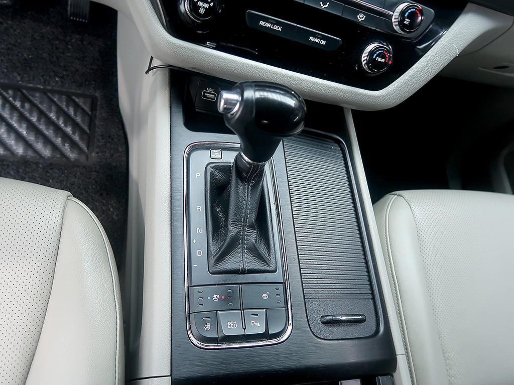 [기아] 올 뉴 카니발 디젤 9인승 럭셔리 - 이미지 10