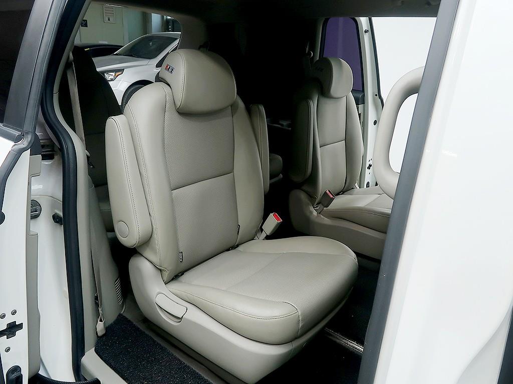 [기아] 올 뉴 카니발 디젤 9인승 럭셔리 - 이미지 13