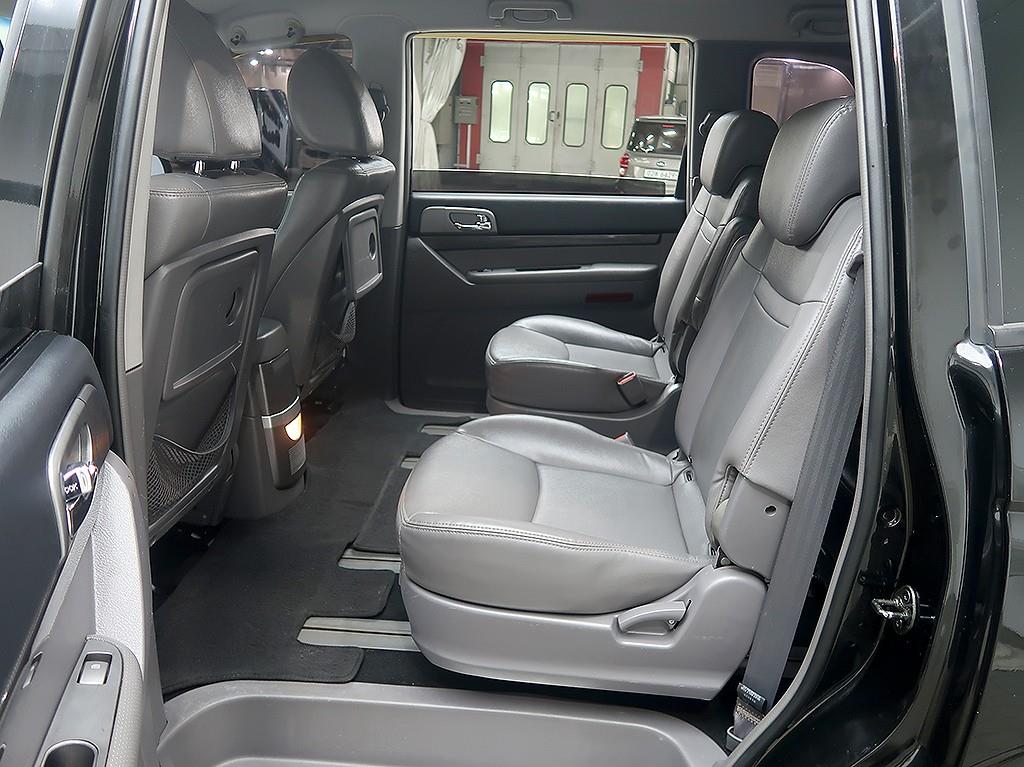 [KG모빌리티(쌍용) ] 코란도투리스모 4WD LT 9인승 - 이미지 12