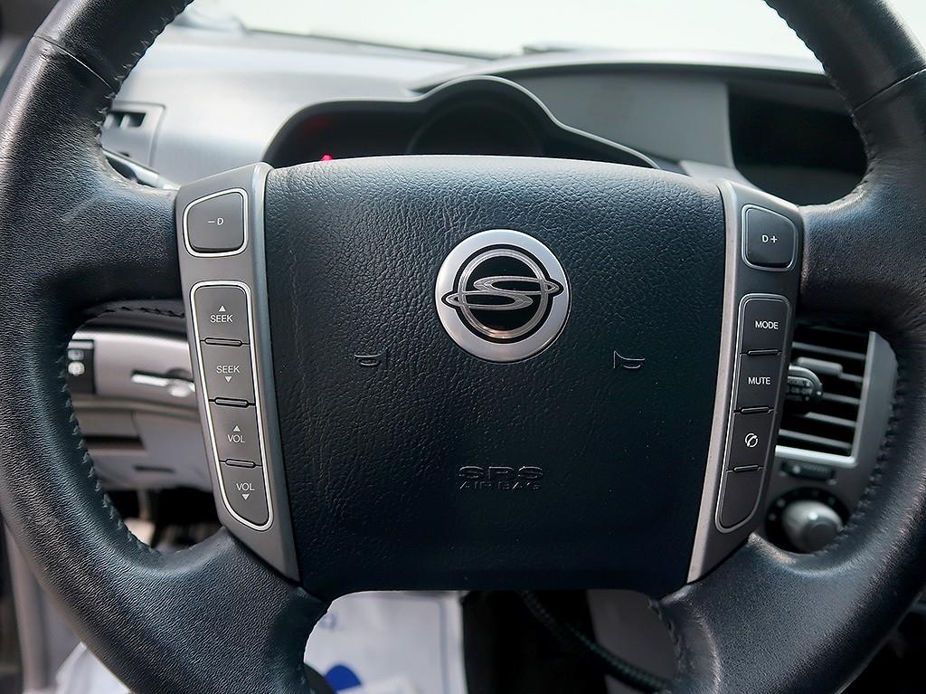 [KG모빌리티(쌍용) ] 코란도투리스모 4WD LT 9인승 - 이미지 15