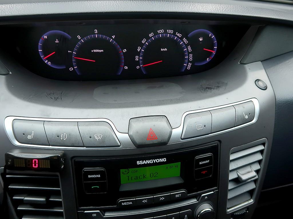 [KG모빌리티(쌍용) ] 코란도투리스모 4WD LT 9인승 - 이미지 16