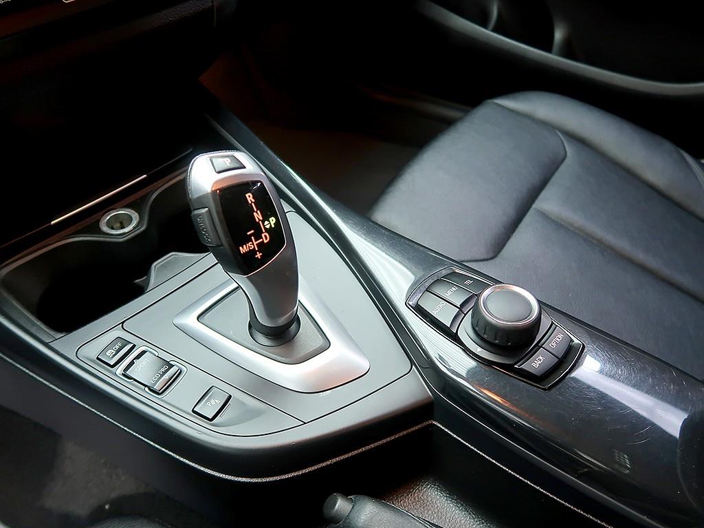 [BMW] 1시리즈 (F20) 118d 어반 팩 1 - 이미지 10