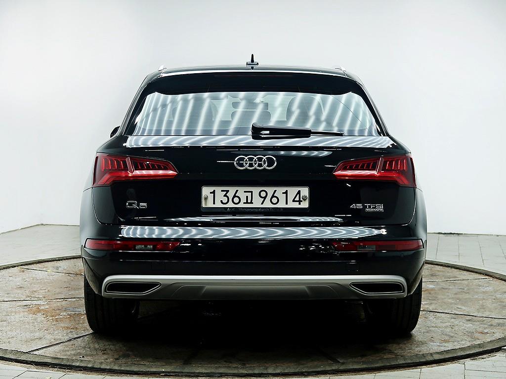 [아우디] Q5 (FY) 45 TFSI 콰트로 프리미엄 - 이미지 3