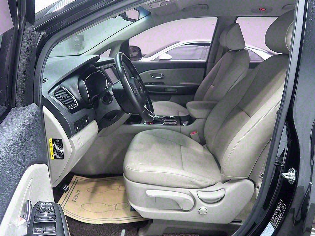 [기아] 더 뉴 카니발 디젤 9인승 럭셔리 - 이미지 11