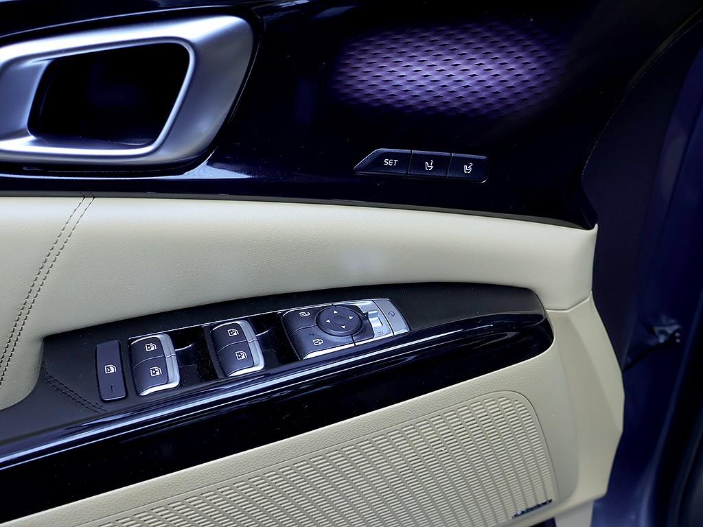 [기아] 카니발 4세대 가솔린 9인승 시그니처        (9인승) - 이미지 15