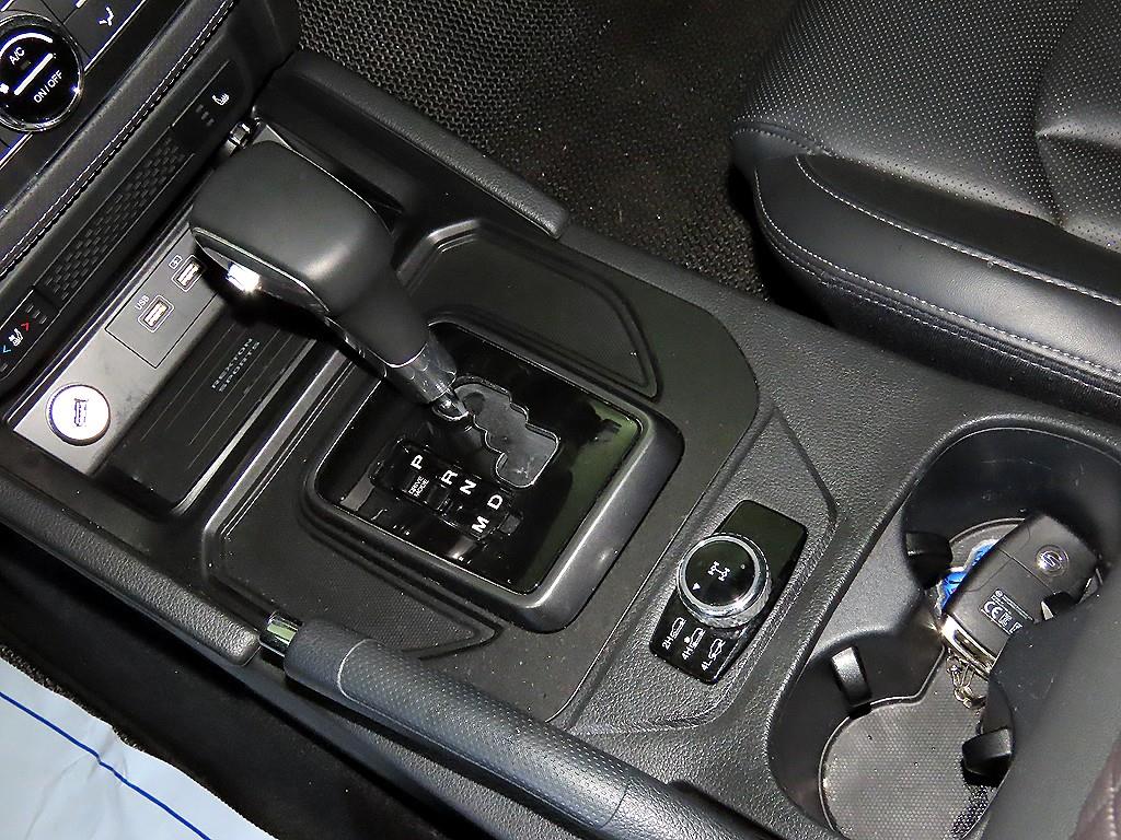 KG모빌리티(쌍용) 더 뉴렉스턴 스포츠 칸 2.2 4WD 프레스티지 - 이미지 3