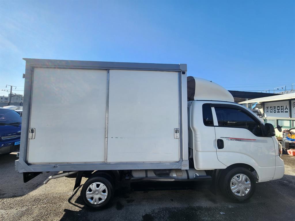 기아 더 뉴봉고Ⅲ화물 내장탑차 LPI 플러스형 - 이미지 2