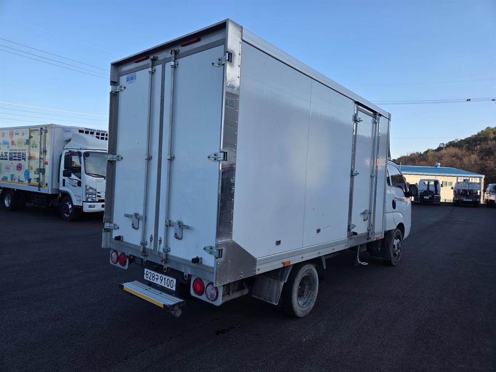 한국쓰리축 카고 1.1톤 롱바디 - 이미지 4