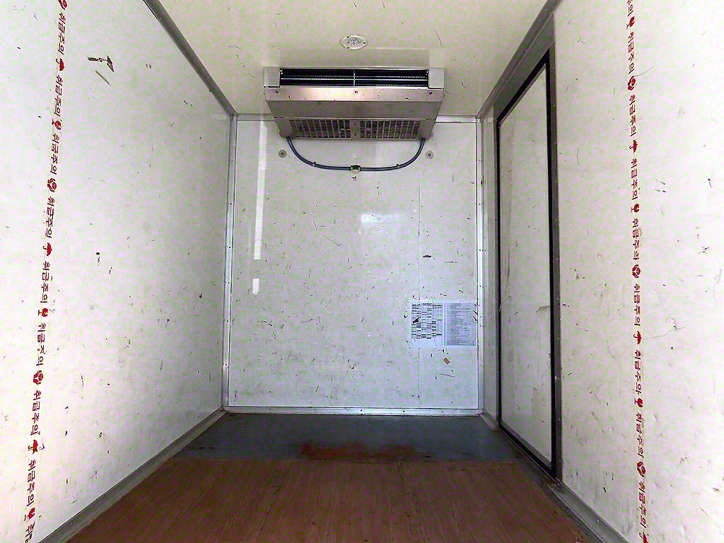 기아 봉고Ⅲ화물 냉동탑차 1톤 킹캡 - 이미지 12