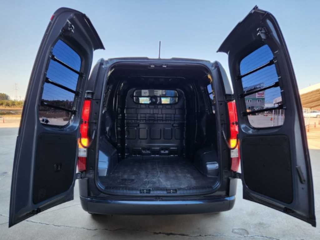 현대 스타리아 하이브리드 1.6 HEV 카고 5인승 모던 - 이미지 3