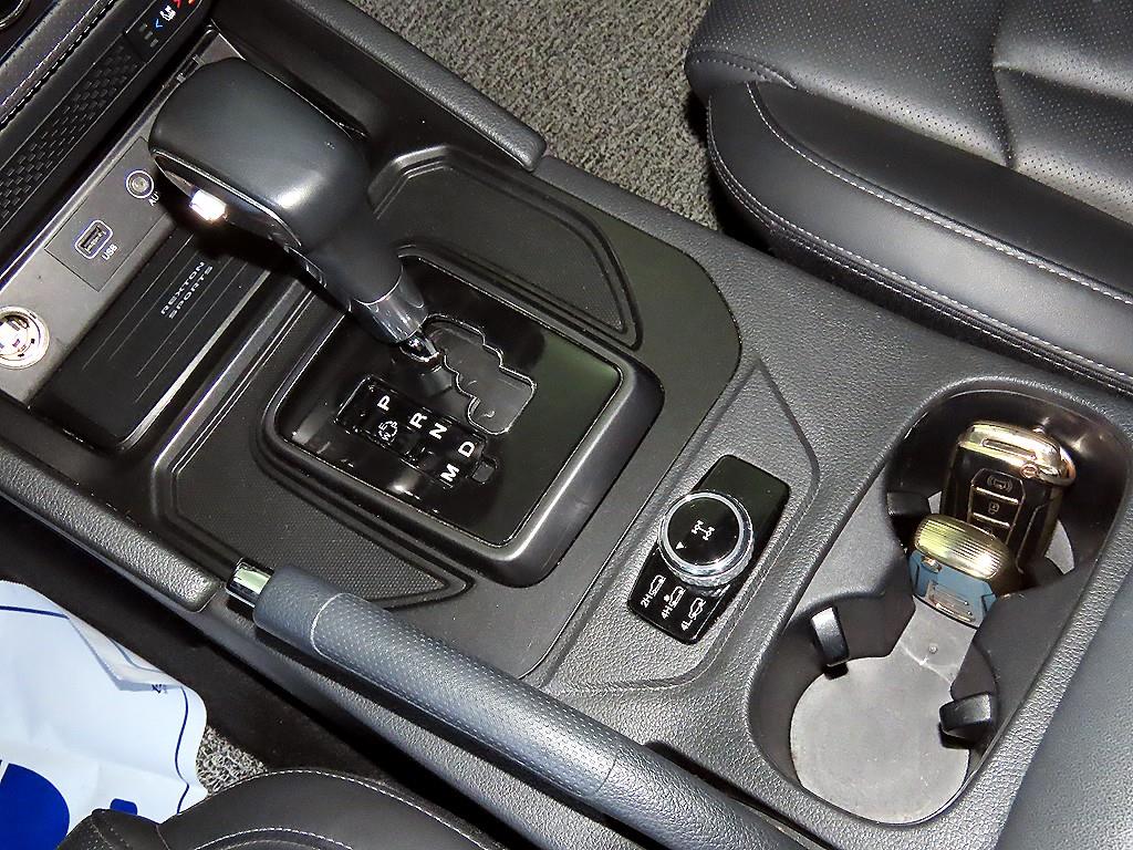 KG모빌리티(쌍용) 더 뉴렉스턴 스포츠 칸 2.2 4WD 프레스티지 - 이미지 15