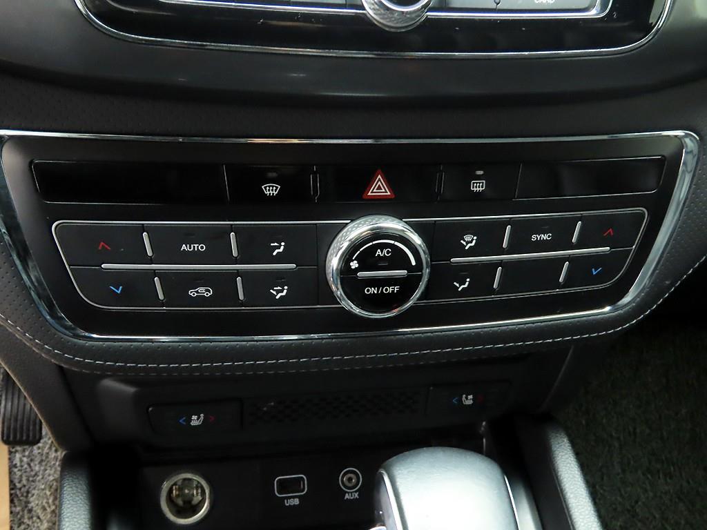 KG모빌리티(쌍용) 더 뉴렉스턴 스포츠 칸 2.2 4WD 프레스티지 - 이미지 5