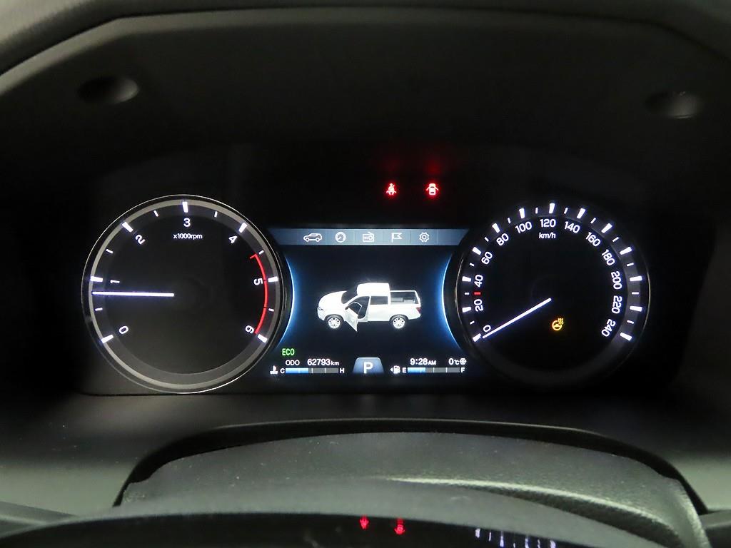 KG모빌리티(쌍용) 더 뉴렉스턴 스포츠 칸 2.2 4WD 프레스티지 - 이미지 13