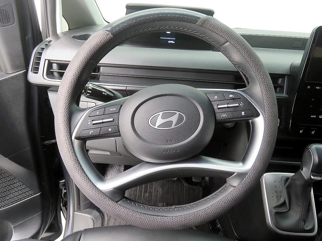 현대 스타리아 2.2 디젤 카고 5인승 모던