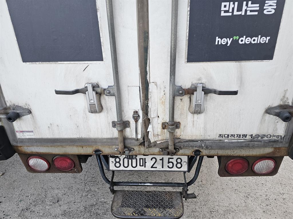 기아 봉고Ⅲ화물 내장탑차 1톤 킹캡