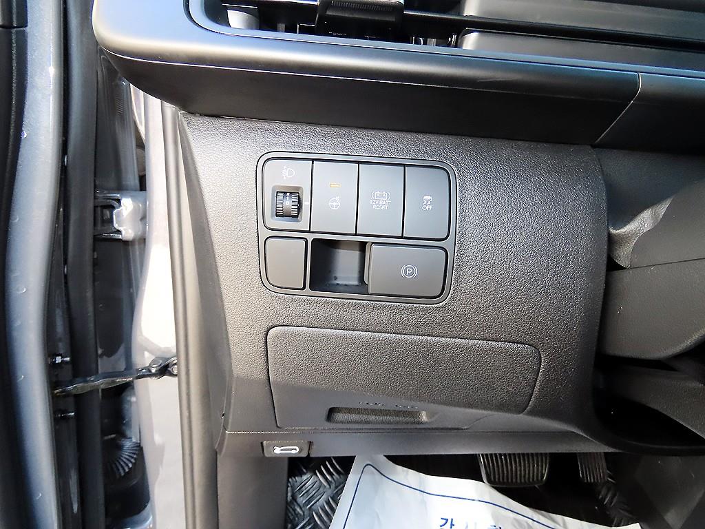 현대 스타리아 하이브리드 1.6 HEV 투어러 11인승 모던 - 이미지 16