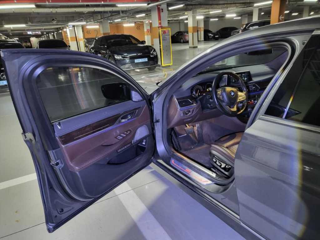 BMW 7시리즈(6세대) 750Li xDrive - 이미지 2