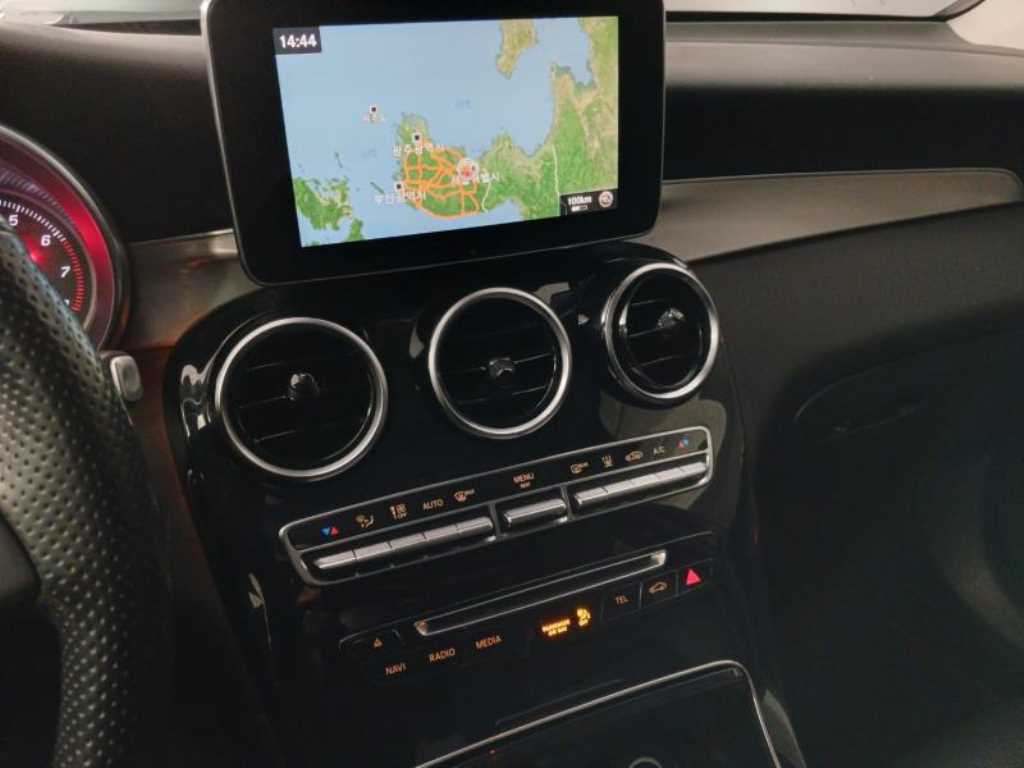 벤츠 GLC클래스 GLC 350e 4매틱 프리미엄 - 이미지 3