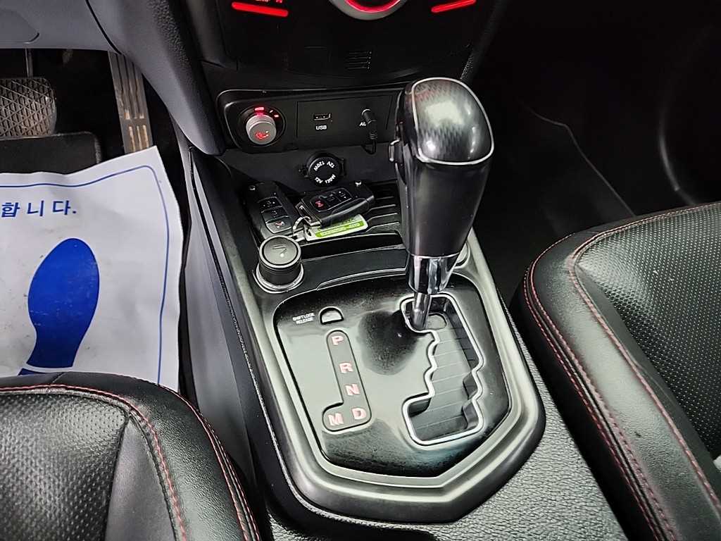 KG모빌리티(쌍용) 티볼리 에어 디젤 2WD RX - 이미지 8