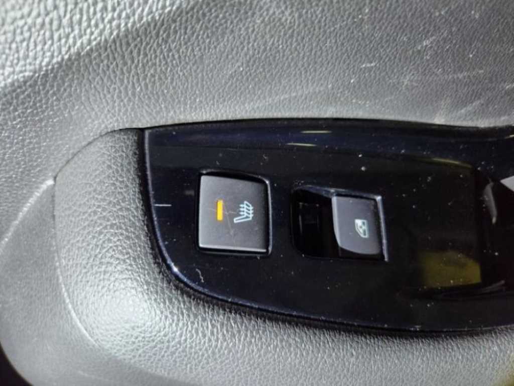 쉐보레 (대우) 올란도 2.0 LPGi 퍼펙트 블랙 - 이미지 3