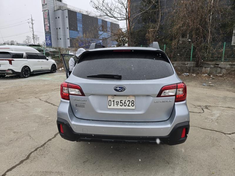 스바루 아웃백 - 이미지 3