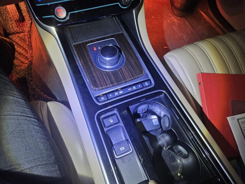 재규어 XF(2세대) 2.0 20d AWD 포트폴리오 - 이미지 8