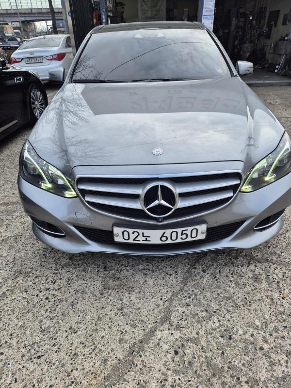 벤츠 E클래스(4세대) E250 CDI 블루텍 4매틱 아방가르드 - 이미지 2