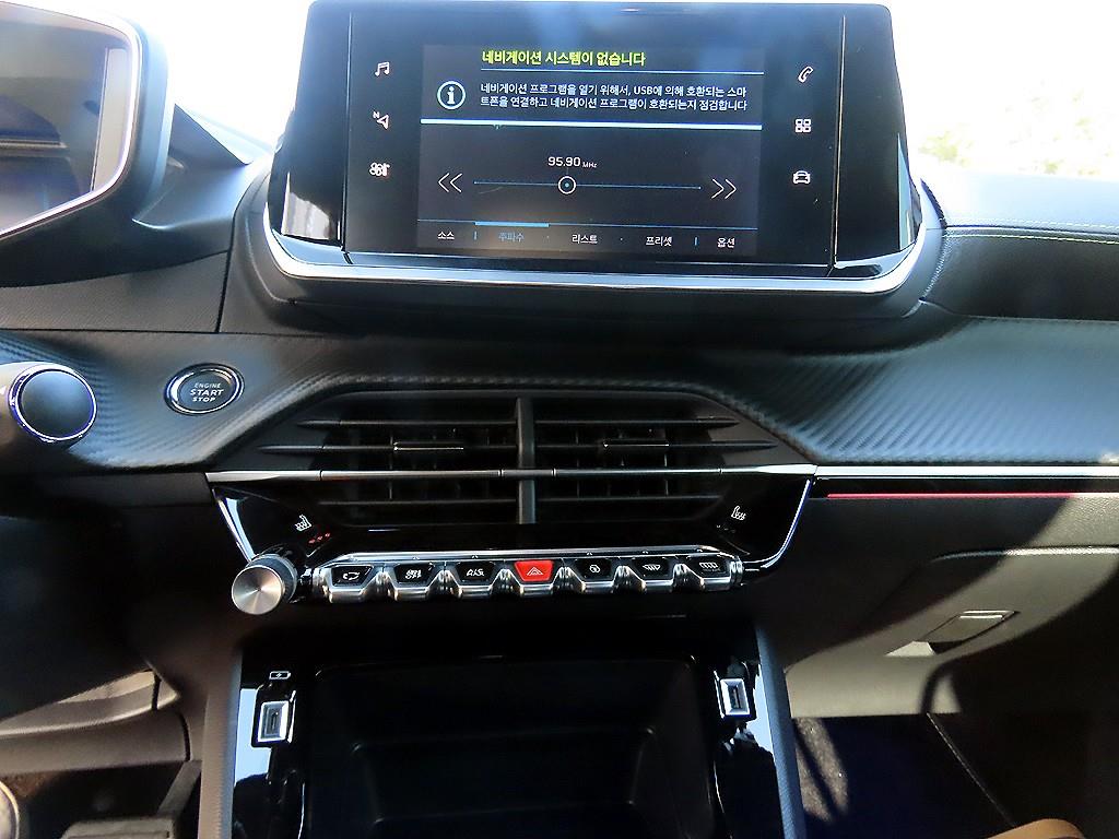 푸조 e-208 e-208 GT - 이미지 4