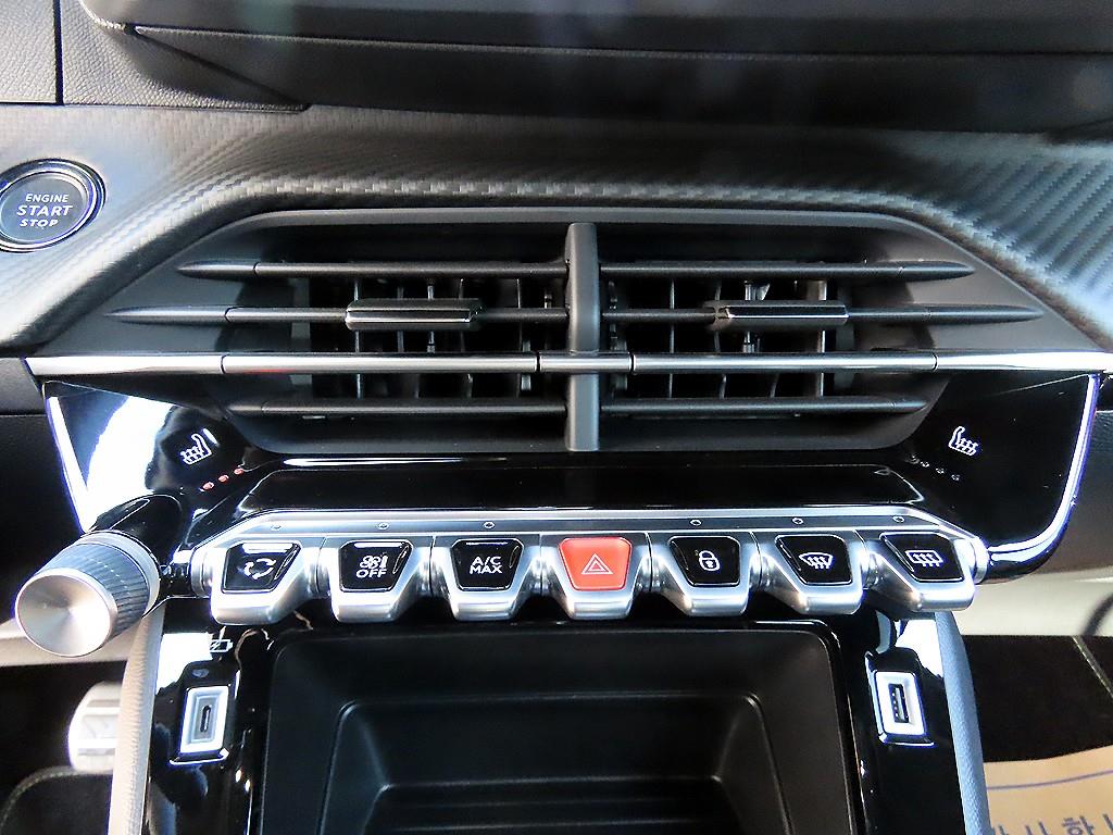 푸조 e-208 e-208 GT - 이미지 16