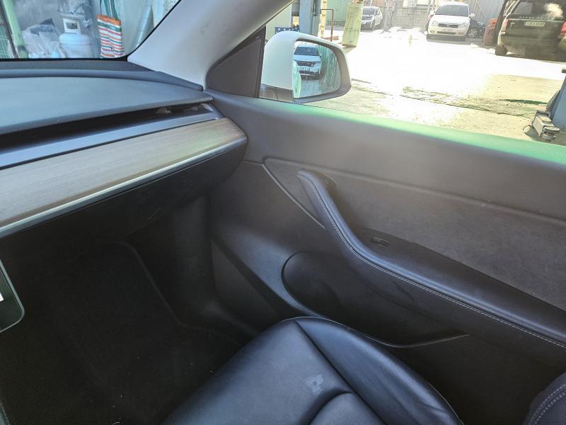 테슬라 모델 Y RWD 스탠다드 레인지 - 이미지 6