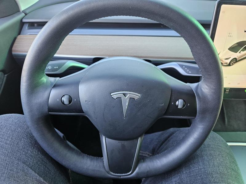 테슬라 모델 Y RWD 스탠다드 레인지 - 이미지 11