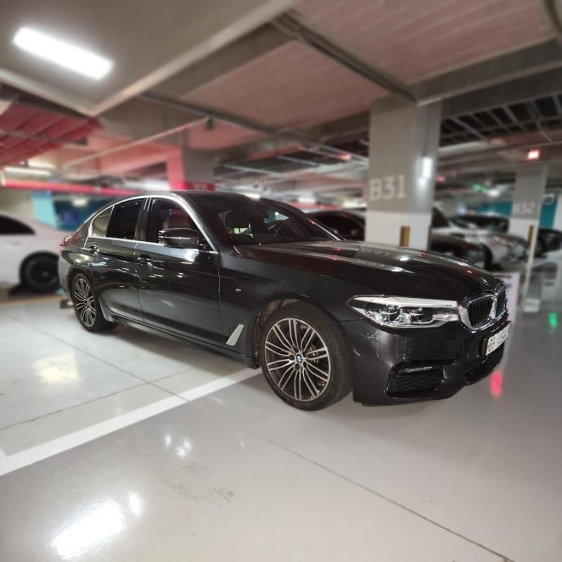 BMW 5시리즈(7세대) 530i M스포츠팩 플러스 - 이미지 8