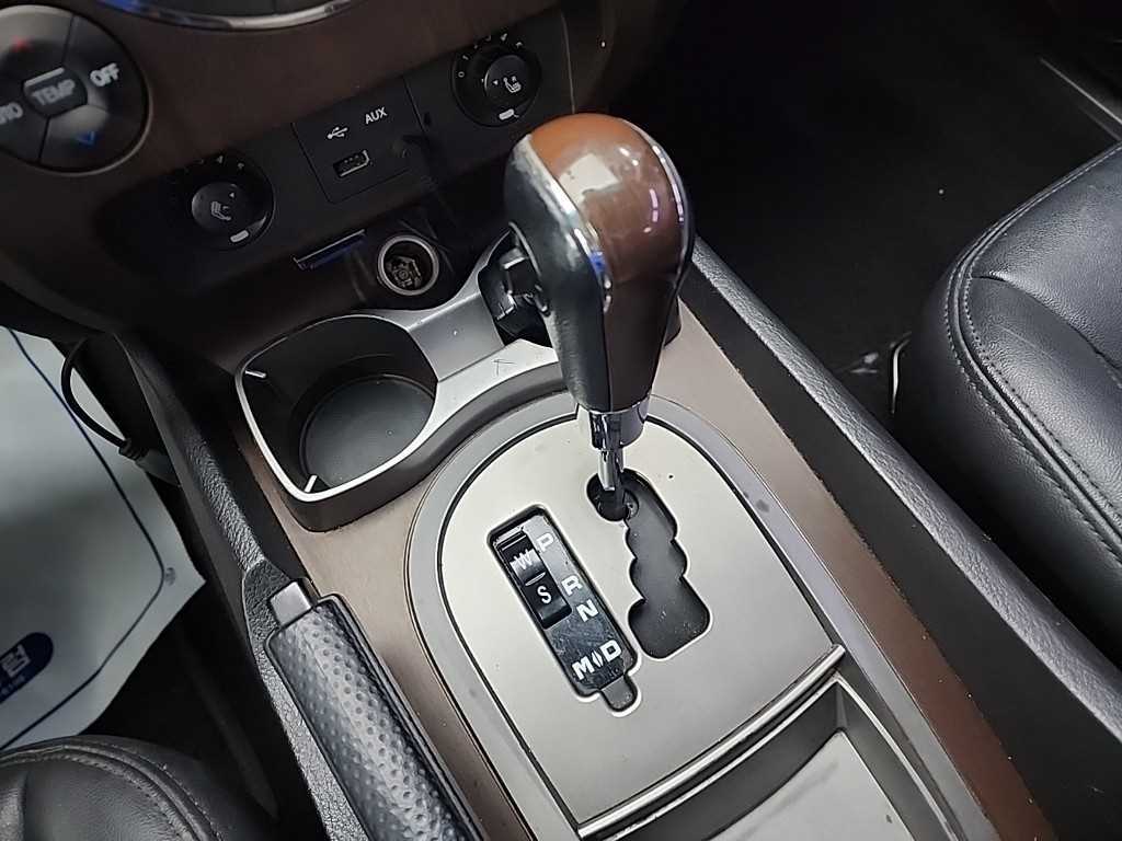 KG모빌리티(쌍용) 렉스턴W 2.0 4WD RX7 럭셔리 - 이미지 5