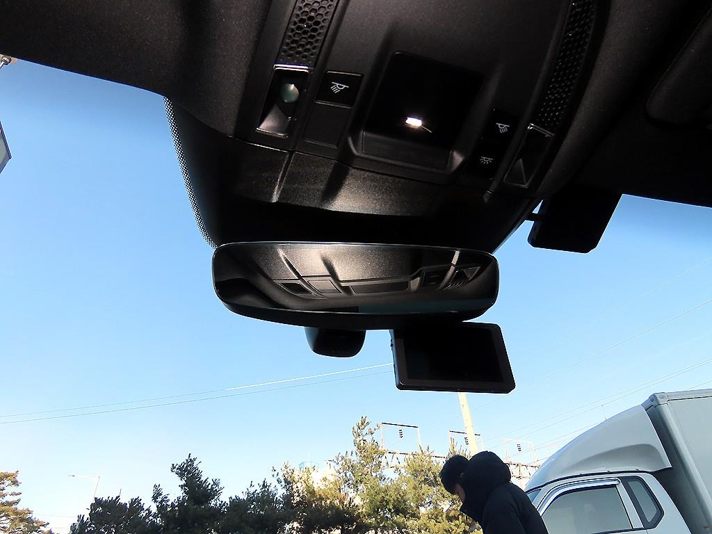 포르쉐 타이칸 EV - 이미지 18