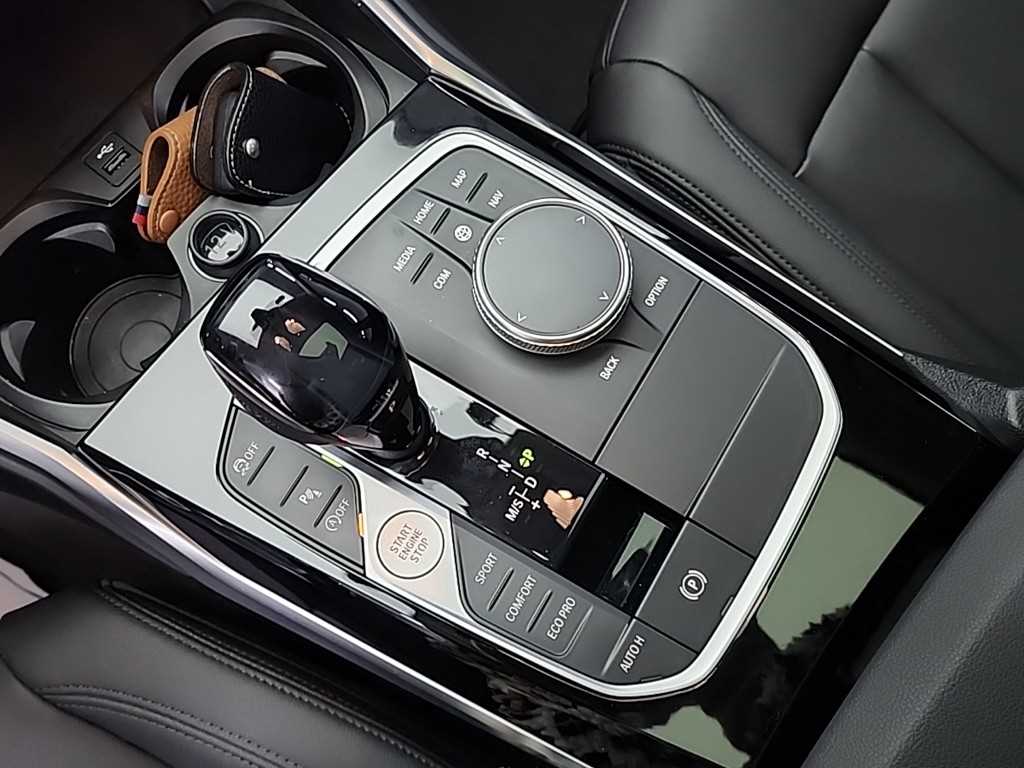 BMW 3시리즈(7세대) 320i - 이미지 12