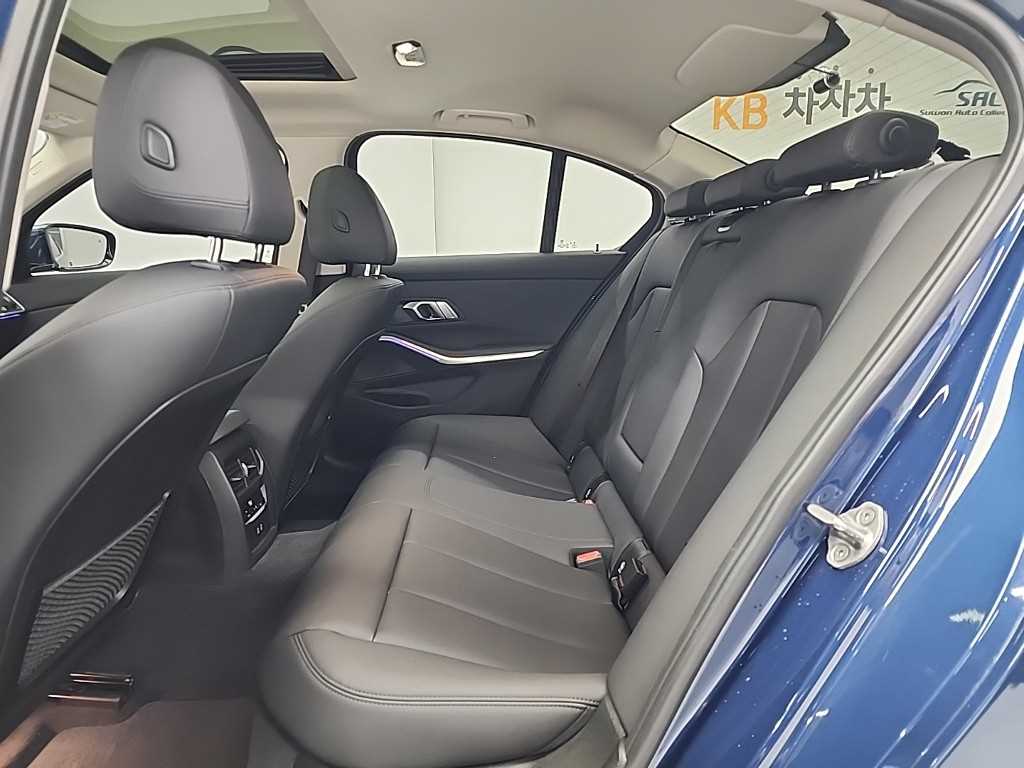 BMW 3시리즈(7세대) 320i - 이미지 18