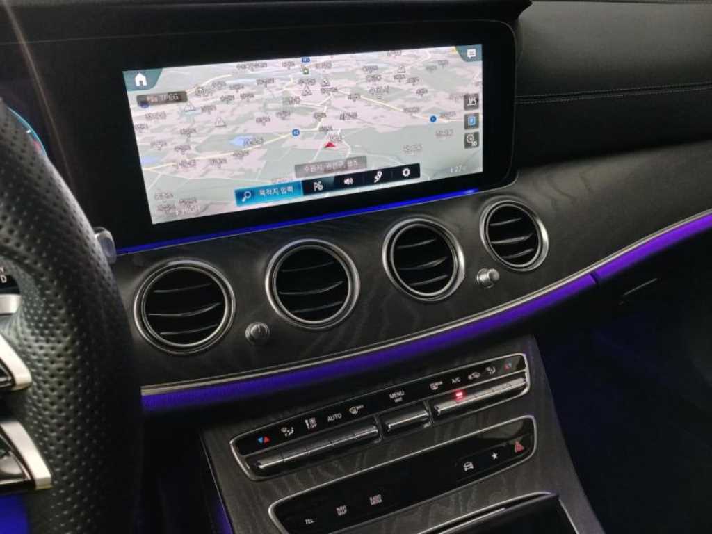 벤츠 E클래스(5세대) E350 4매틱 AMG 라인 - 이미지 2