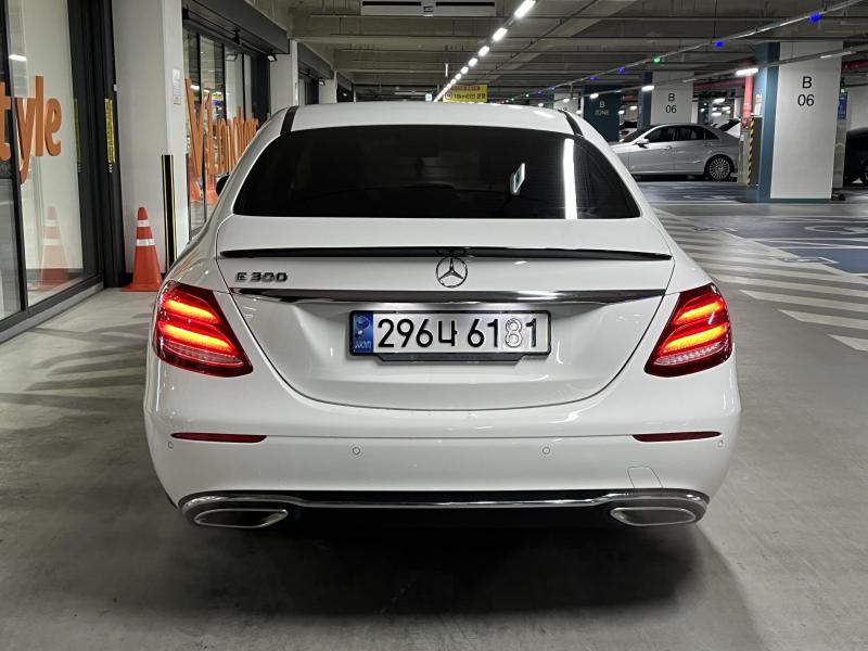 벤츠 E클래스(5세대) E300 아방가르드 - 이미지 8