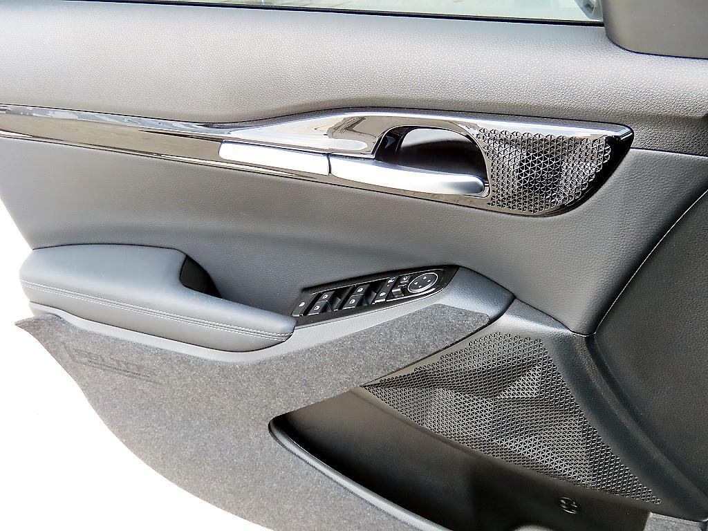 기아 더 뉴셀토스 1.6 가솔린 터보 2WD 시그니처 - 이미지 2