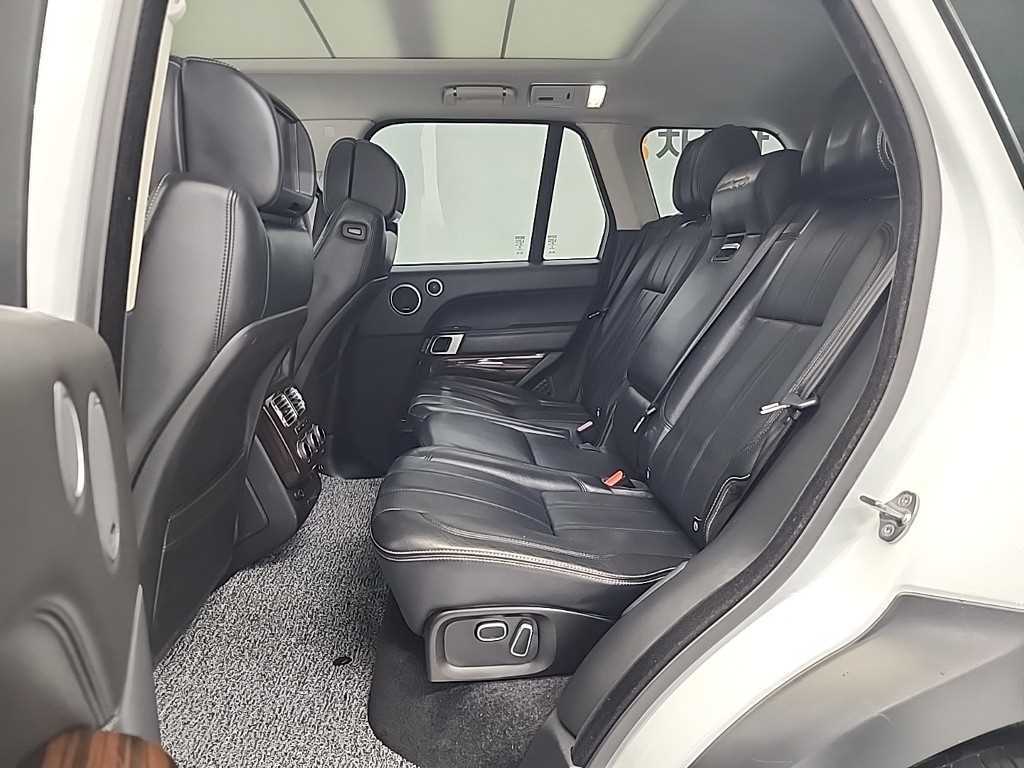 랜드로버 레인지로버(4세대) 4.4 SDV8 AB - 이미지 9