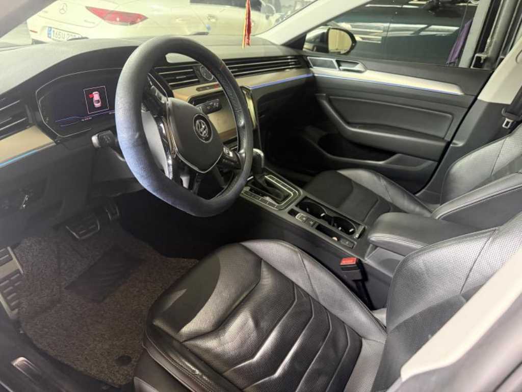 폭스바겐 아테온 2.0 TDI 엘레강스 프리미엄 - 이미지 6