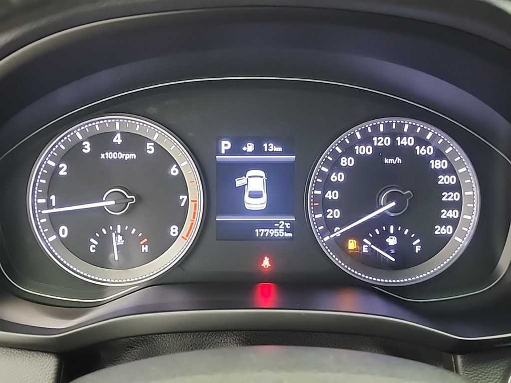 현대 그랜저IG 2.4 GDi 프리미엄 스페셜 - 이미지 2