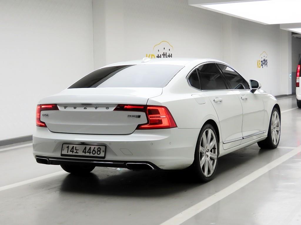 볼보 더 뉴 S90 D5 AWD 인스크립션 - 이미지 13