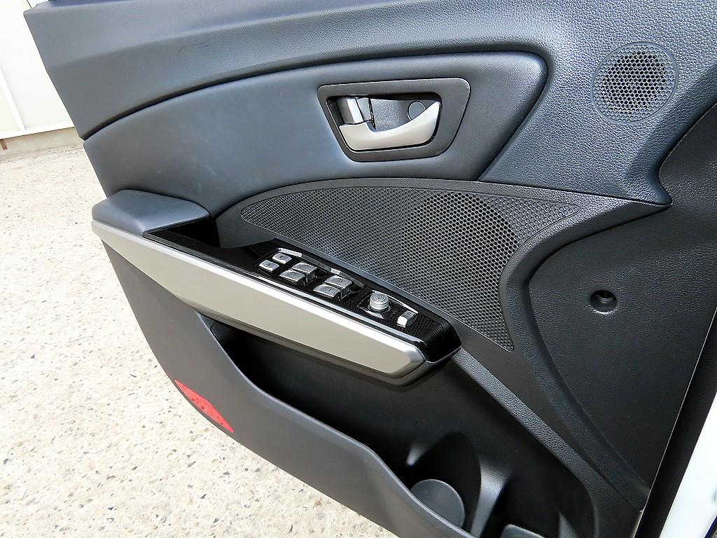 KG모빌리티(쌍용) 티볼리 디젤 2WD TX - 이미지 9