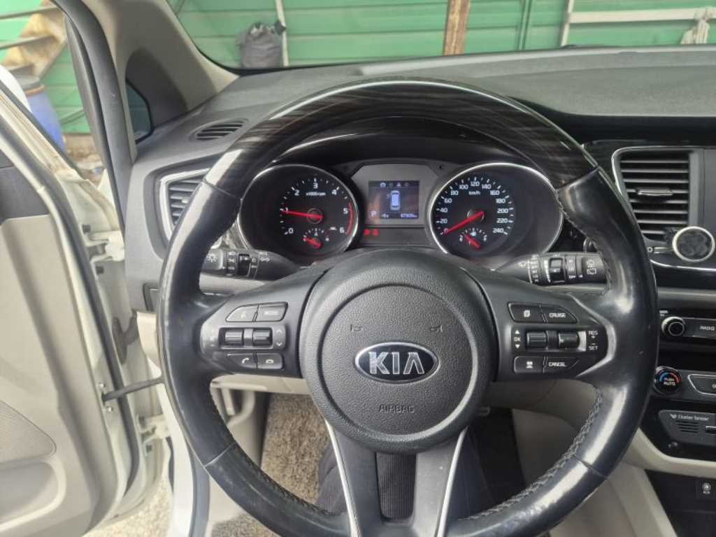 기아 더 뉴카니발 9인승 디젤 프레스티지