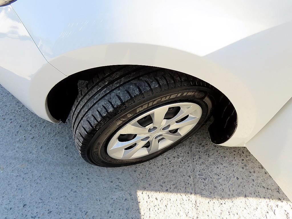 기아 올 뉴프라이드 4도어 1.4 MPI 스마트