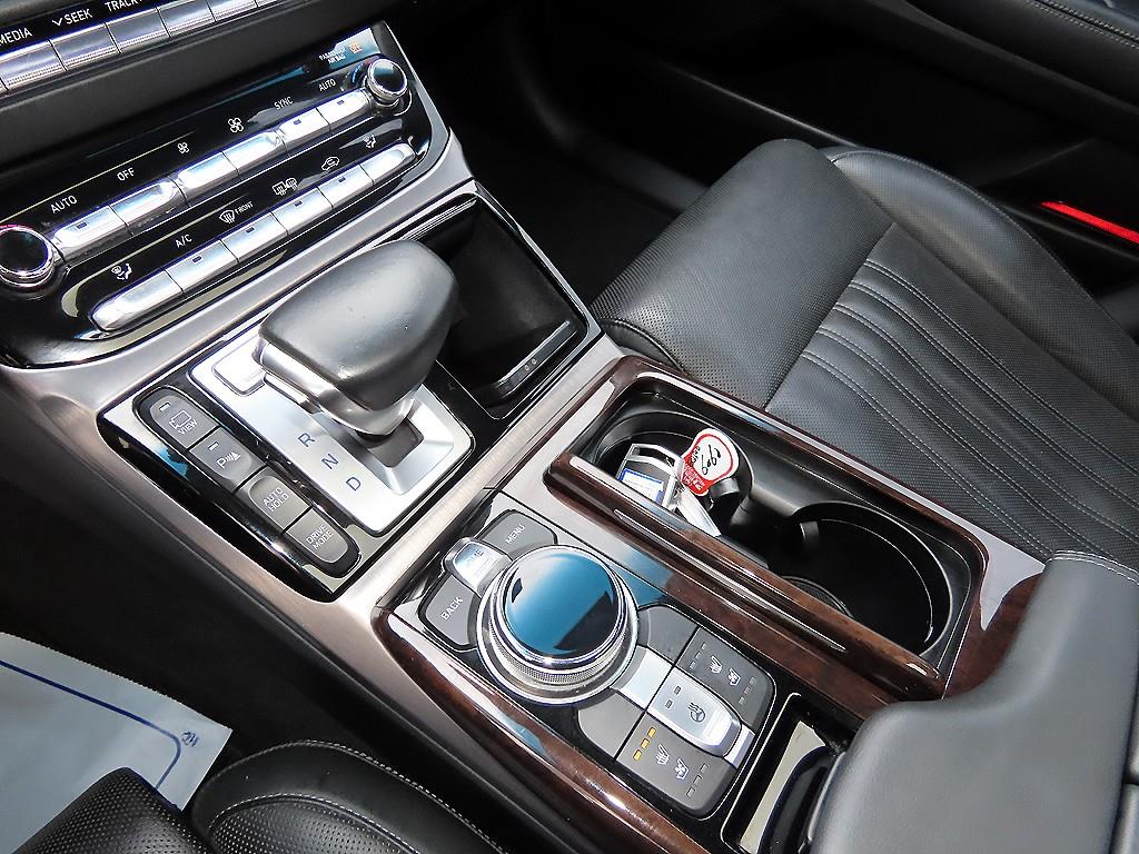 제네시스 EQ900 3.8 GDi AWD 프리미엄 럭셔리 - 이미지 17