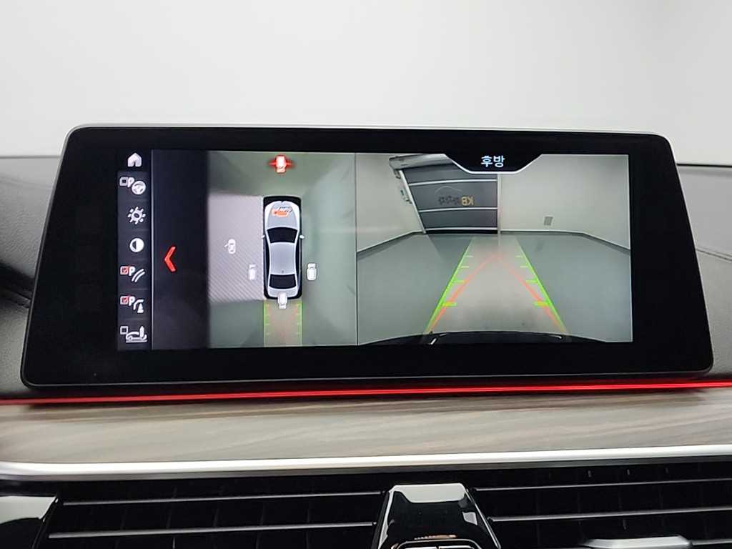 BMW 5시리즈(7세대) 520d M스포츠팩 플러스 - 이미지 14