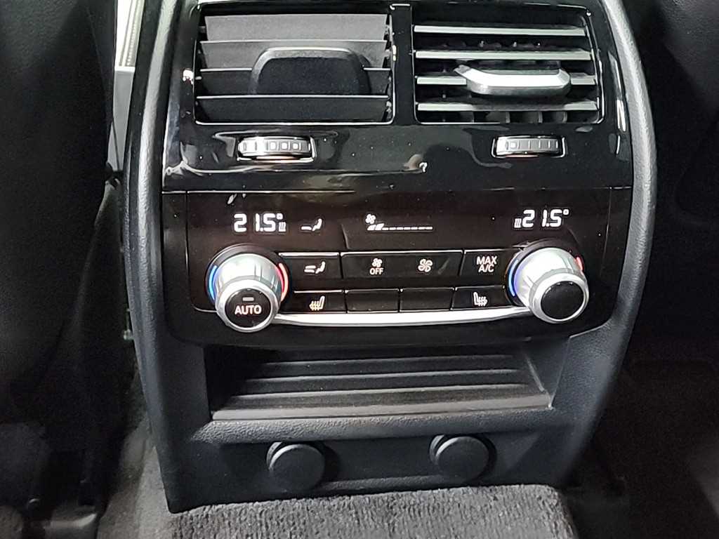 BMW 5시리즈(7세대) 520d M스포츠팩 플러스 - 이미지 18