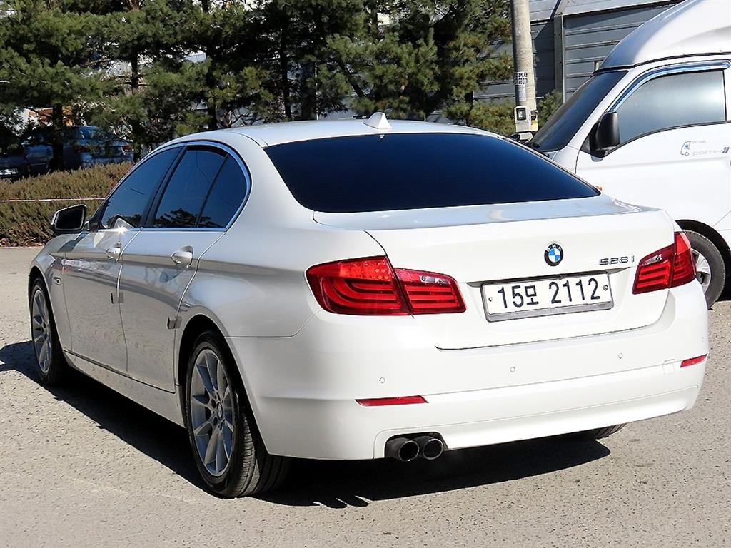 BMW 5시리즈(6세대) 528i - 이미지 2